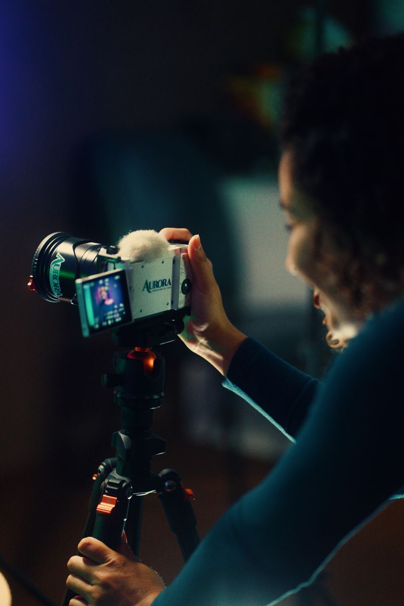Aluna da Aurora Academy filmando