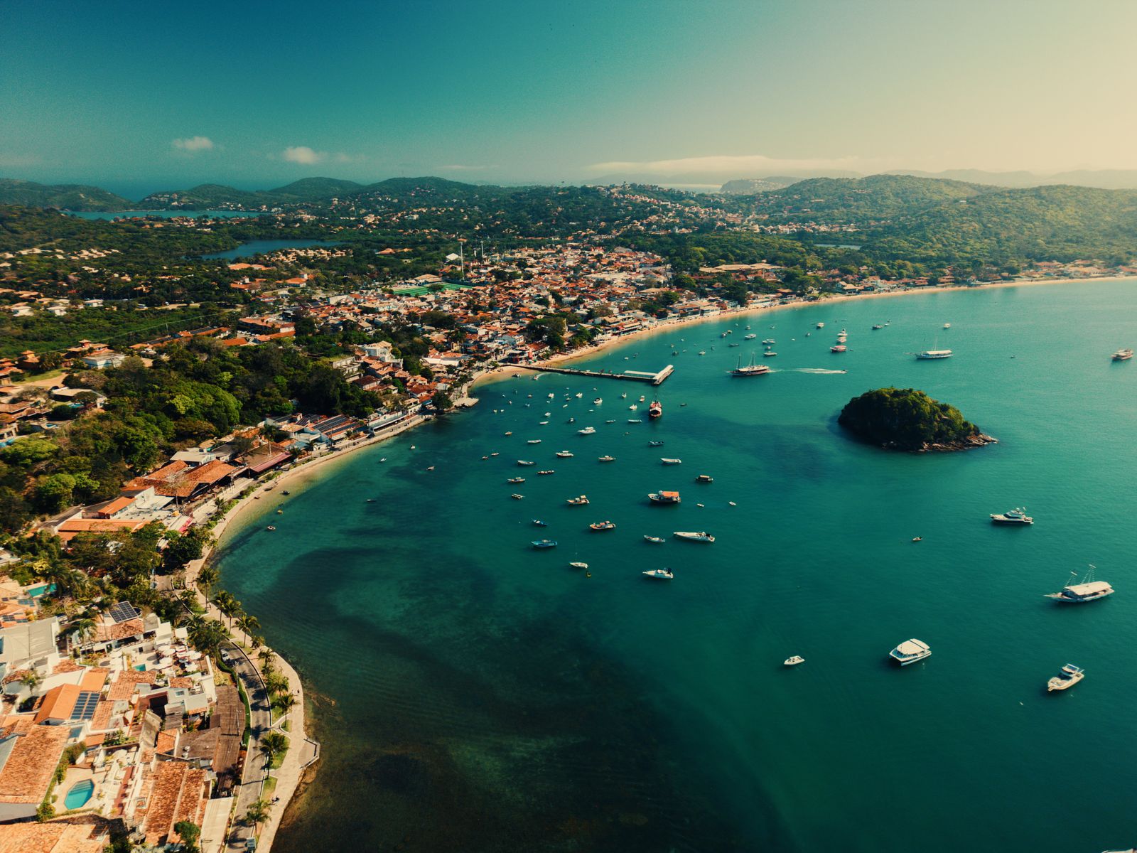 Orla de Búzios vista de drone