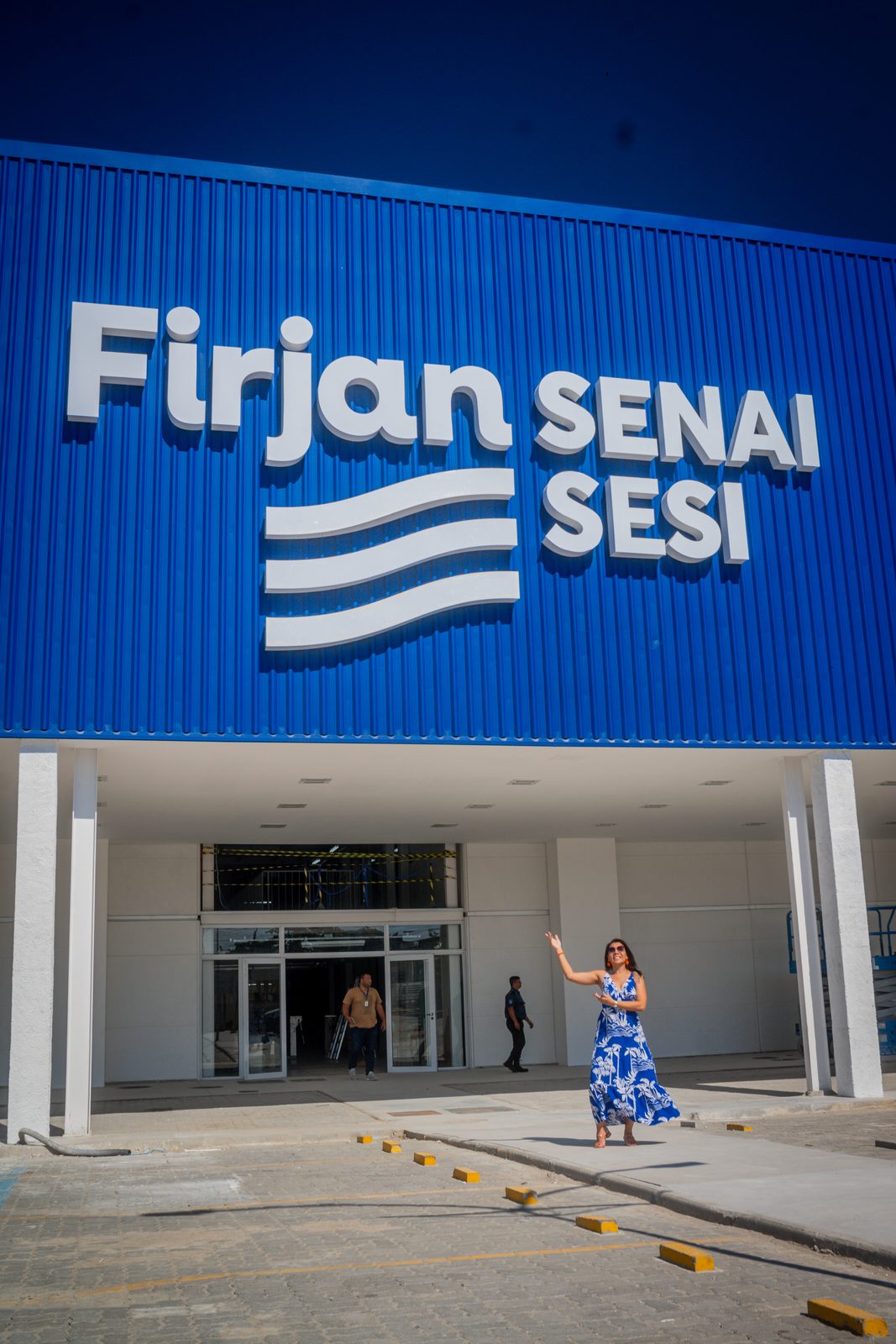 Fachada do Firjan SENAI SESI construído em pré-fabricado